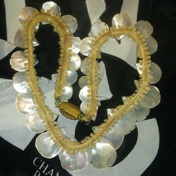 Victorian Hand Carved MOP Necklace Choker - Picture 5 of 7